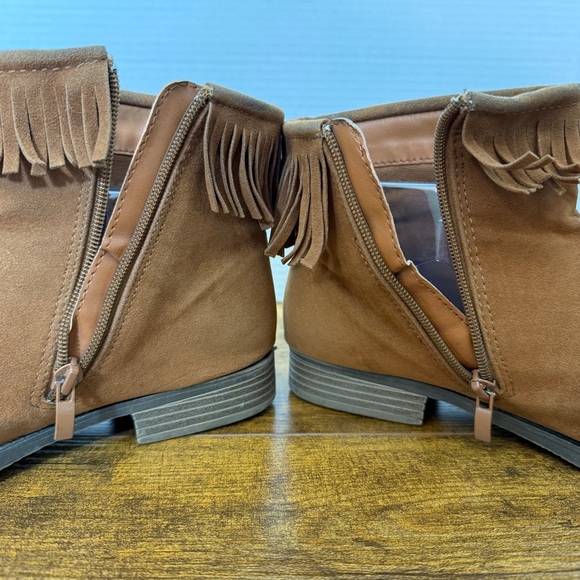 KALI Brown Tan Faux Suede Fringe Ankle Boot Size 9 Zip Up Boho Western .5” Heel - Picture 2 of 9